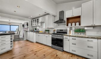 25933 Richville Dr, Torrance, CA 90505