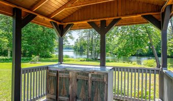 333 Smithfield Rd, Belgrade, ME 04917
