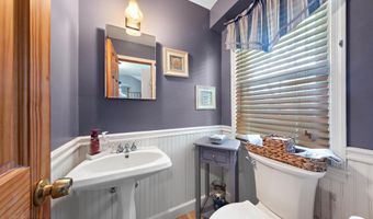 3 Renier Ct, Middletown, NJ 07748