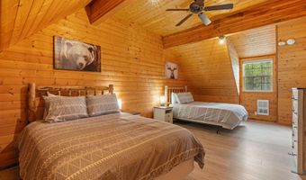 9 PINE St, Alpine, WY 83128
