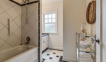 2102 E 17th St, Tulsa, OK 74104