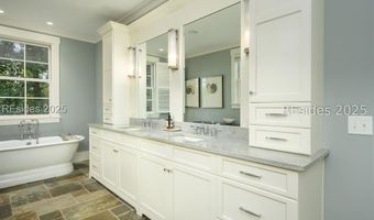 15 Hunting Lodge Rd, Bluffton, SC 29910