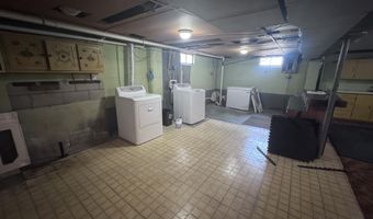 711 S Simon St, Ada, OH 45810