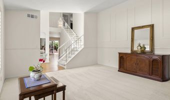 124 Reddington Ct, Camarillo, CA 93010