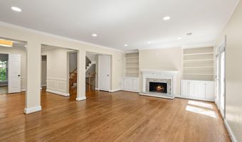 2345 S ROLFE St S, Arlington, VA 22202