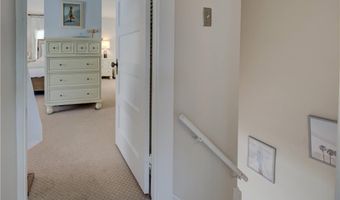220 Narragansett Ave, Barrington, RI 02806