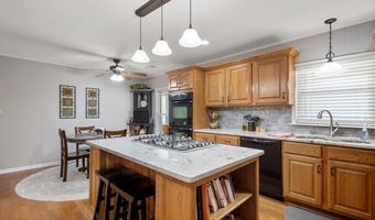 2925 E Snow Ln, Alexander, AR 72002