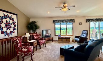 1798 Tiger Ridge Dr, Albert Lea, MN 56007