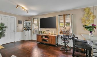 197 Dupont Pl, Bridgeport, CT 06610