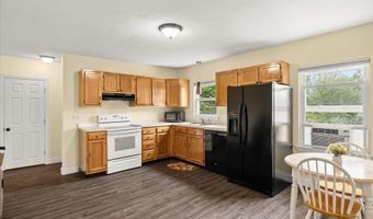 35 Hazel St B, Attleboro, MA 02703