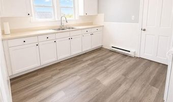 380 Farmington Ave 2R, Cranston, RI 02920