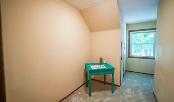 5306 Arapahoe Ln, Madison, WI 53704