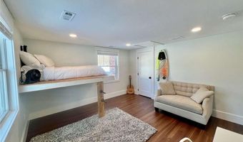 54 Isabelle Dr, Narragansett, RI 02882