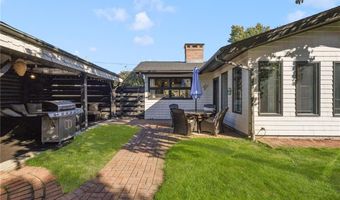92 Turner Ave, Cranston, RI 02920