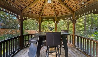 53 School St, Johnston, RI 02919