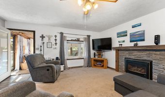 1422 MCCLOUD Rd, Aledo, IL 61231