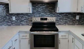 445 N 14th St D, Las Vegas, NV 89101