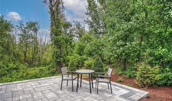 36 Old Louisquisset Pike 105, North Smithfield, RI 02896