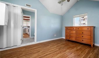 1 Offshore Rd 32, Narragansett, RI 02882