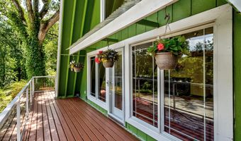 532 W Riverside Rd, Ames, IA 50010