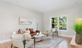 218 Second St, East Providence, RI 02914