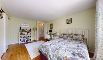 293 Burroughs Dr, Amherst, NY 14226