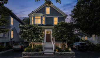 6 Brooks Ave, Newport, RI 02840