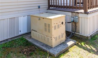 40 Campbell Cir, East Greenwich, RI 02818