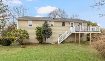 384 Valley Rd, Middletown, RI 02842