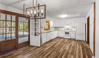886 Weaver Hill Rd, Coventry, RI 02816