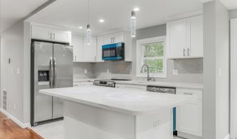 7 Mondamin Rd, Alloway, NJ 07422