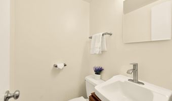 8407 GEORGIAN Way, Annandale, VA 22003