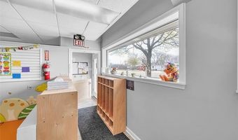 5043 Allen Rd, Allen Park, MI 48101
