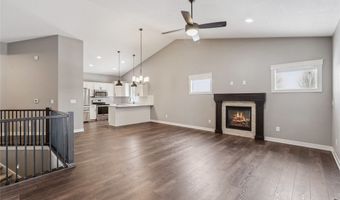 2405 3rd Ave SE, Altoona, IA 50009