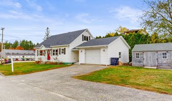 4 Arbania St, Auburn, ME 04210