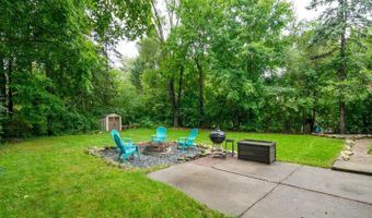 406 Manor Dr, Ann Arbor, MI 48105