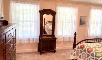 6301 Hiram Ave, Ashtabula, OH 44004