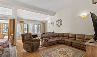 278 Tower Hill Rd, Cumberland, RI 02864