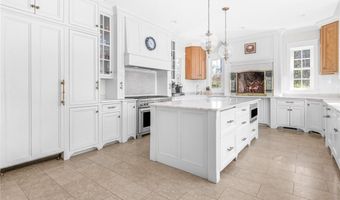 116 Nayatt Rd, Barrington, RI 02806