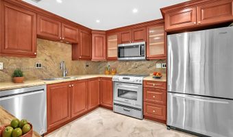 20351 W Country Club Dr TH17, Aventura, FL 33180