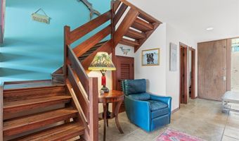 411 Kaelepulu Dr E, Kailua, HI 96734