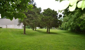 305 N Eighth St, Albion, IL 62806