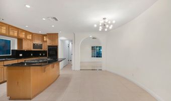 4446 Hayvenhurst Ave, Encino, CA 91436