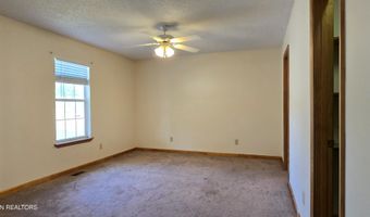 324 Circle R Dr, Benton, TN 37307