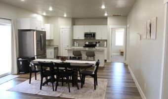 1015 E Canyon Dr, Big Water, UT 84741