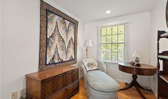 10 Bartlett Rd, Middletown, RI 02842