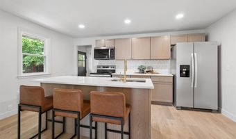 2219 N UNION St, Appleton, WI 54911