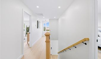 27 Soar Way, Newport, RI 02840