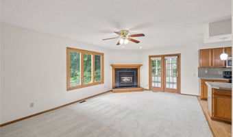725 11th St SE, Altoona, IA 50009