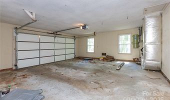 6 Woodmere Dr, Arden, NC 28704